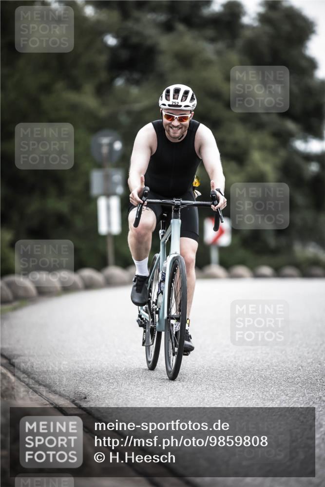 21.06.2026 - 29. Vierlanden-Triathlon H.Heesch http://msf.ph/oto/9859808 21.06.2026 12:06:14 Radfahren 752, 829, 837, 913, 919, 956, 965 meine-sportfotos.de