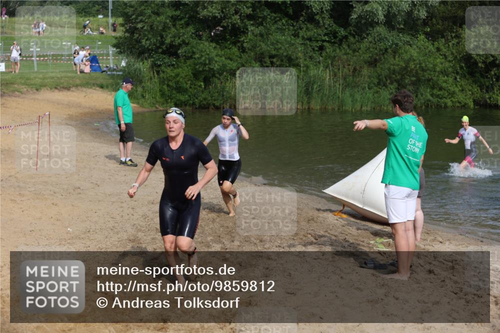 21.06.2026 - 29. Vierlanden-Triathlon Andreas Tolksdorf http://msf.ph/oto/9859812 21.06.2026 09:08:31 Schwimmen 226, 233, 257, 268 meine-sportfotos.de