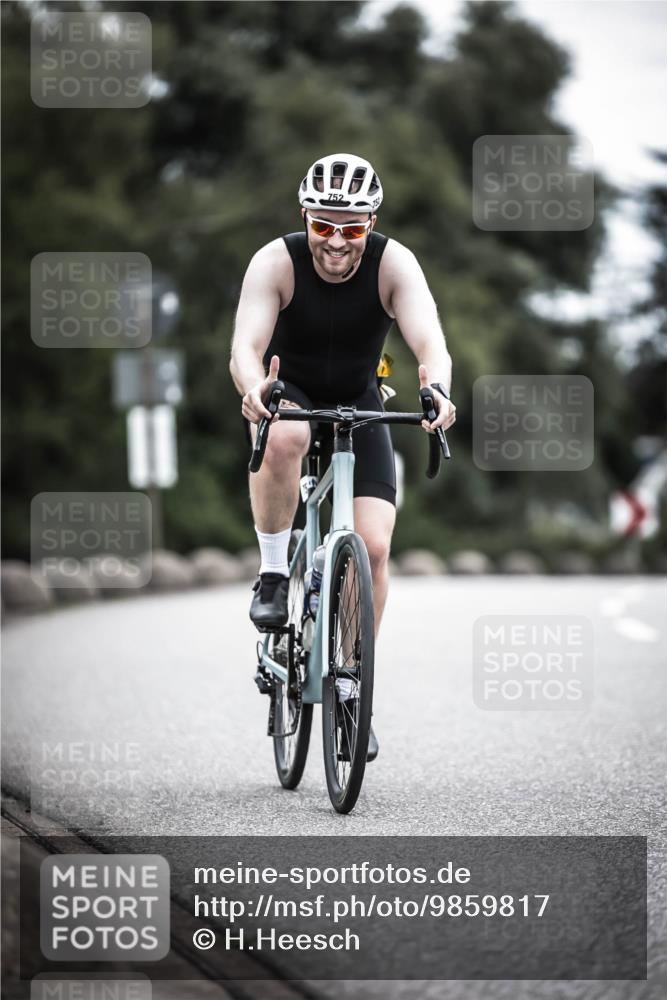 21.06.2026 - 29. Vierlanden-Triathlon H.Heesch http://msf.ph/oto/9859817 21.06.2026 12:06:14 Radfahren 752, 829, 837, 913, 919, 956, 965 meine-sportfotos.de