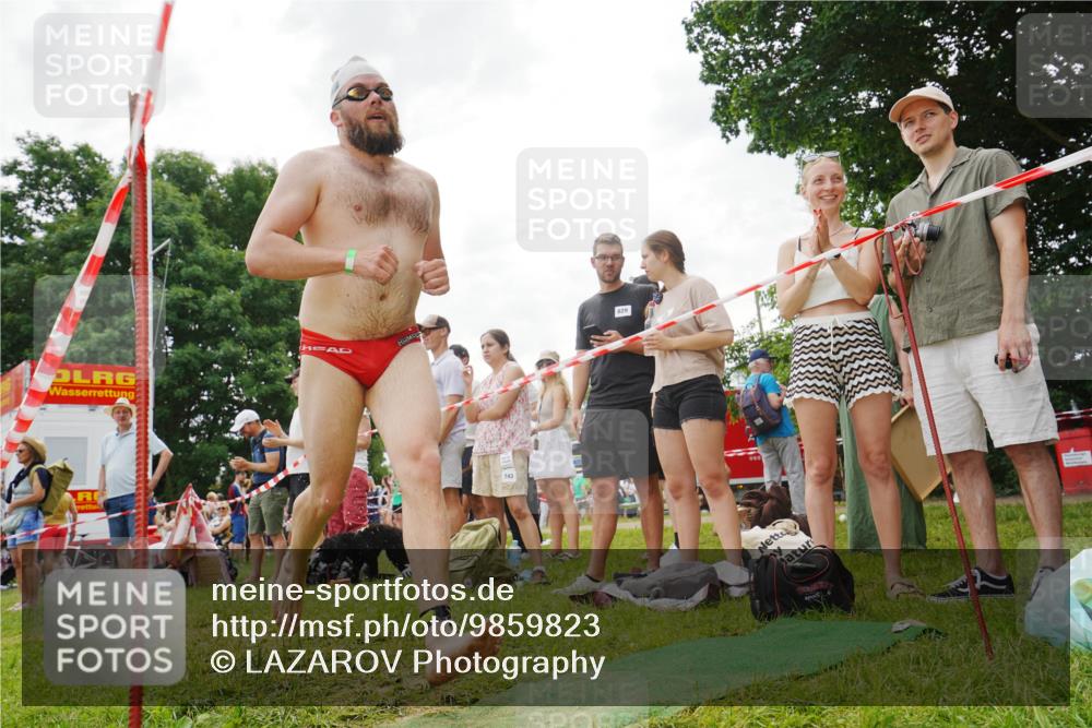 21.06.2026 - 29. Vierlanden-Triathlon LAZAROV Photography http://msf.ph/oto/9859823 21.06.2026 11:16:58 Schwimmen 845, 896 meine-sportfotos.de