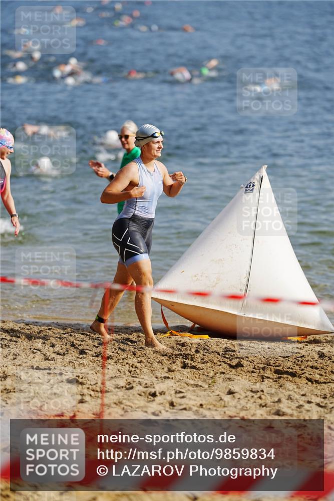 21.06.2026 - 29. Vierlanden-Triathlon LAZAROV Photography http://msf.ph/oto/9859834 21.06.2026 08:36:30 Schwimmen  meine-sportfotos.de