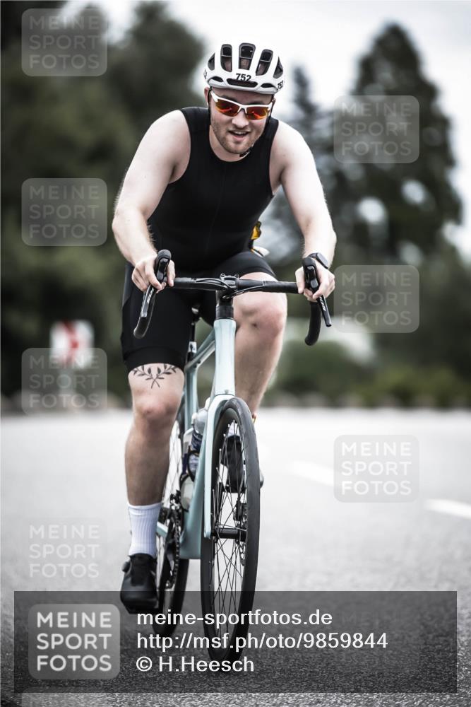21.06.2026 - 29. Vierlanden-Triathlon H.Heesch http://msf.ph/oto/9859844 21.06.2026 12:06:14 Radfahren 752, 829, 837, 913, 919, 956, 965 meine-sportfotos.de