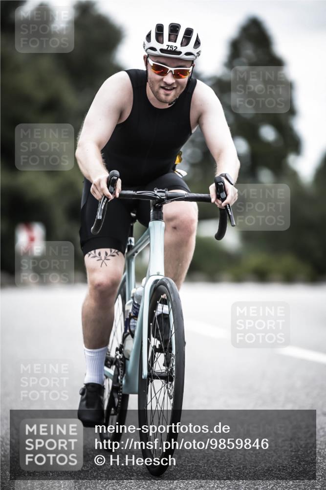 21.06.2026 - 29. Vierlanden-Triathlon H.Heesch http://msf.ph/oto/9859846 21.06.2026 12:06:14 Radfahren 752, 829, 837, 913, 919, 956, 965 meine-sportfotos.de