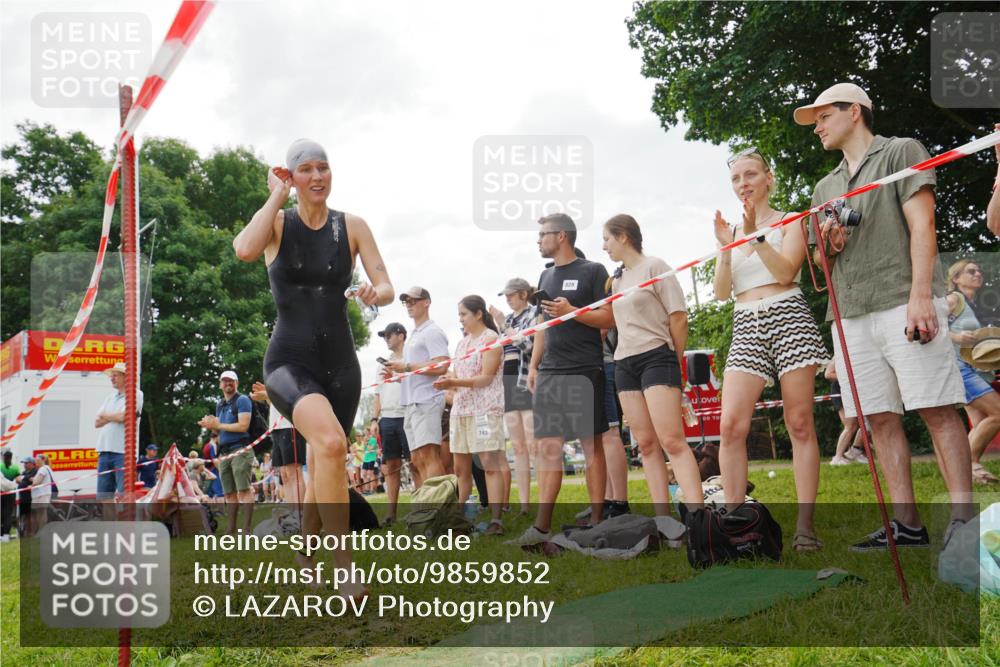 21.06.2026 - 29. Vierlanden-Triathlon LAZAROV Photography http://msf.ph/oto/9859852 21.06.2026 11:18:49 Schwimmen 662, 879, 905 meine-sportfotos.de