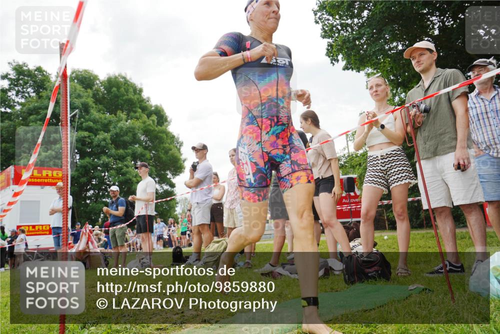 21.06.2026 - 29. Vierlanden-Triathlon LAZAROV Photography http://msf.ph/oto/9859880 21.06.2026 11:19:11 Schwimmen 776, 828, 835 meine-sportfotos.de