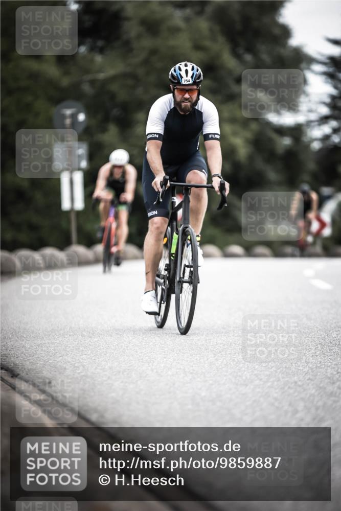 21.06.2026 - 29. Vierlanden-Triathlon H.Heesch http://msf.ph/oto/9859887 21.06.2026 12:06:26 Radfahren 754, 833, 909, 920, 958, 959, 970, 971 meine-sportfotos.de