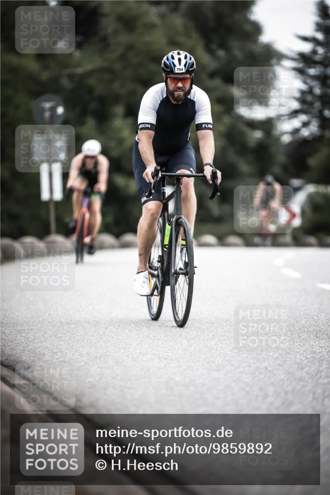 21.06.2026 - 29. Vierlanden-Triathlon H.Heesch http://msf.ph/oto/9859892 21.06.2026 12:06:26 Radfahren 754, 833, 909, 920, 958, 959, 970, 971 meine-sportfotos.de