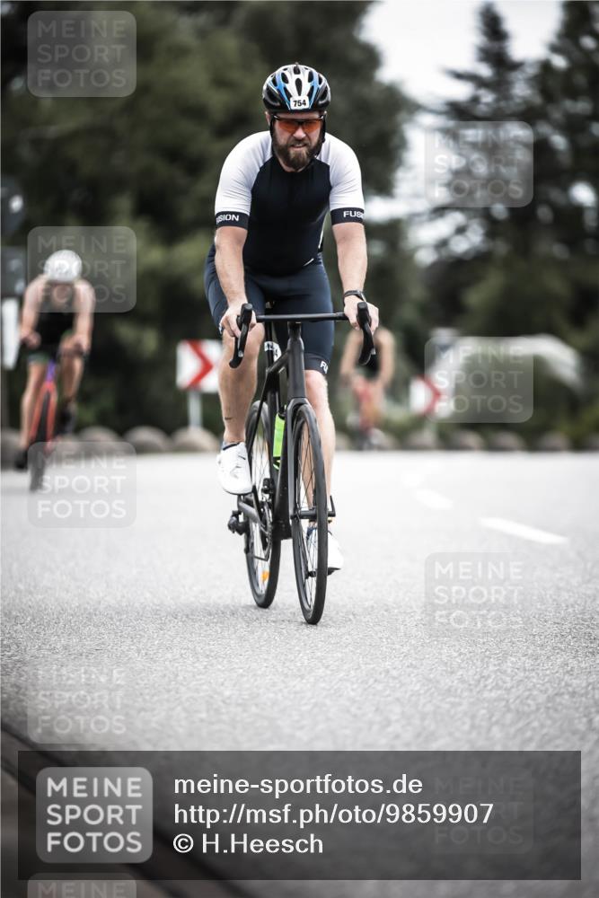 21.06.2026 - 29. Vierlanden-Triathlon H.Heesch http://msf.ph/oto/9859907 21.06.2026 12:06:26 Radfahren 754, 833, 909, 920, 958, 959, 970, 971 meine-sportfotos.de