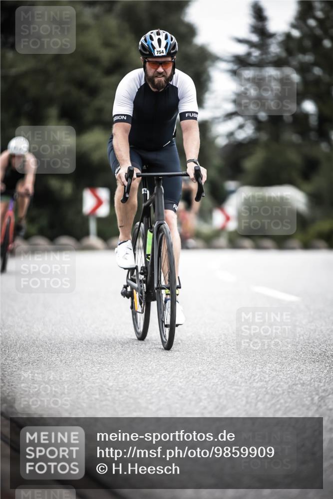21.06.2026 - 29. Vierlanden-Triathlon H.Heesch http://msf.ph/oto/9859909 21.06.2026 12:06:26 Radfahren 754, 833, 909, 920, 958, 959, 970, 971 meine-sportfotos.de