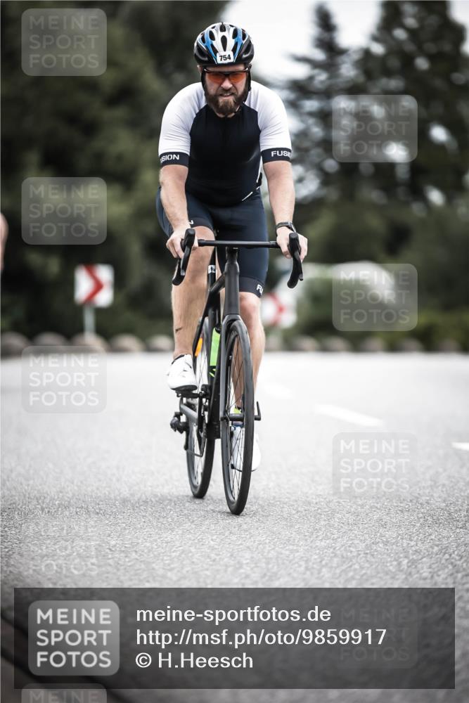 21.06.2026 - 29. Vierlanden-Triathlon H.Heesch http://msf.ph/oto/9859917 21.06.2026 12:06:27 Radfahren 754, 833, 909, 920, 959, 970, 971 meine-sportfotos.de