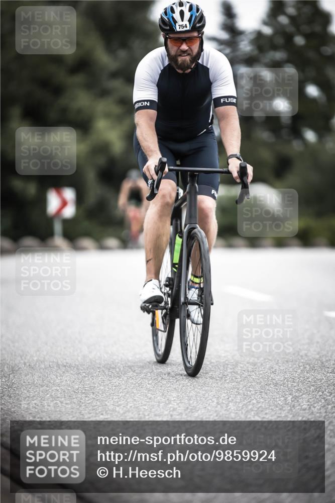 21.06.2026 - 29. Vierlanden-Triathlon H.Heesch http://msf.ph/oto/9859924 21.06.2026 12:06:27 Radfahren 754, 833, 909, 920, 959, 970, 971 meine-sportfotos.de