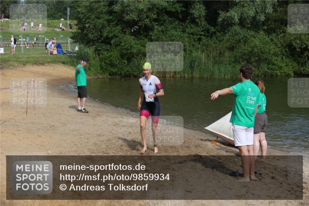 21.06.2026 - 29. Vierlanden-Triathlon Andreas Tolksdorf http://msf.ph/oto/9859934 21.06.2026 09:08:37 Schwimmen 221, 226, 257 meine-sportfotos.de