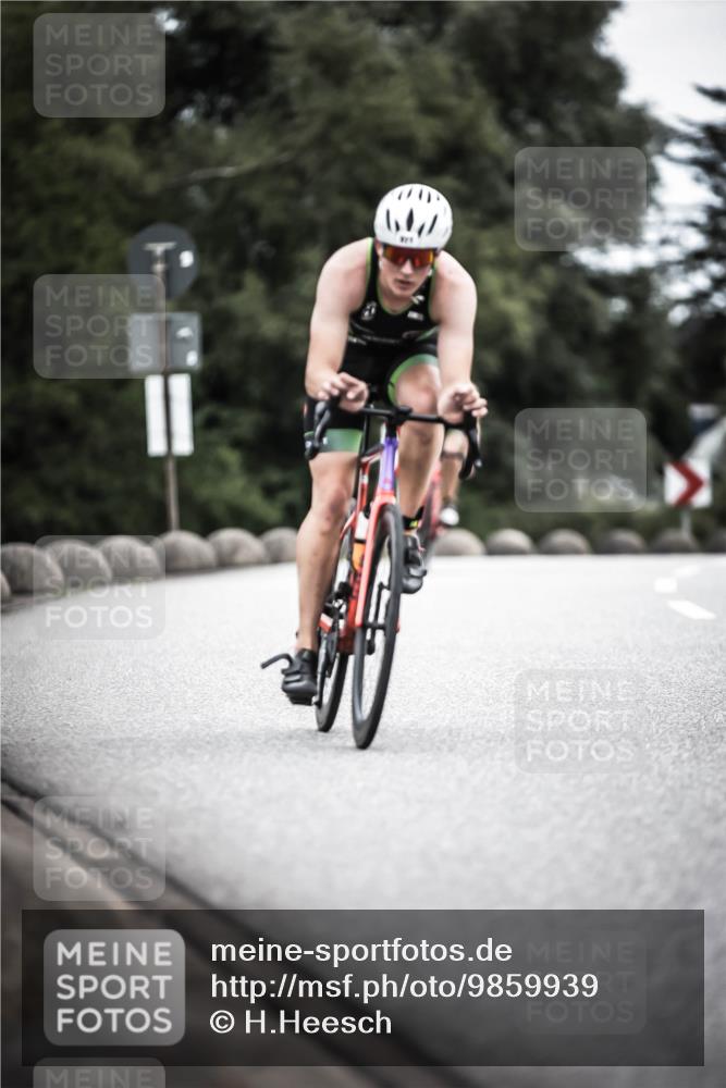 21.06.2026 - 29. Vierlanden-Triathlon H.Heesch http://msf.ph/oto/9859939 21.06.2026 12:06:28 Radfahren 754, 833, 909, 920, 959, 970, 971 meine-sportfotos.de