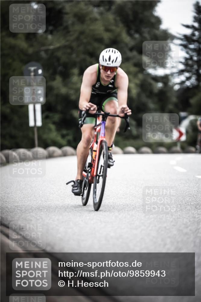21.06.2026 - 29. Vierlanden-Triathlon H.Heesch http://msf.ph/oto/9859943 21.06.2026 12:06:28 Radfahren 754, 833, 909, 920, 959, 970, 971 meine-sportfotos.de