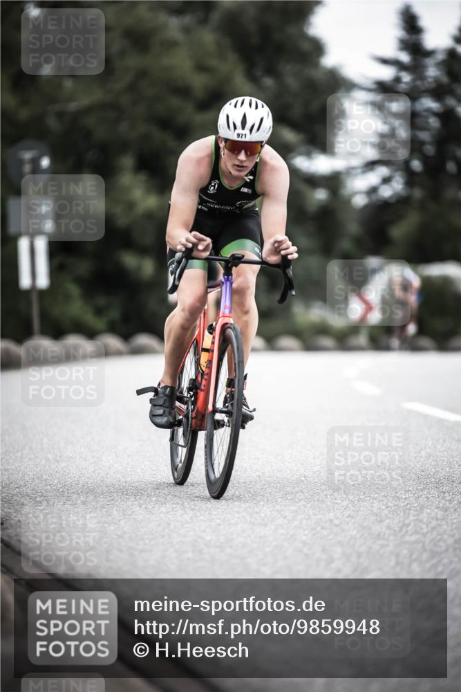 21.06.2026 - 29. Vierlanden-Triathlon H.Heesch http://msf.ph/oto/9859948 21.06.2026 12:06:28 Radfahren 754, 833, 909, 920, 959, 970, 971 meine-sportfotos.de