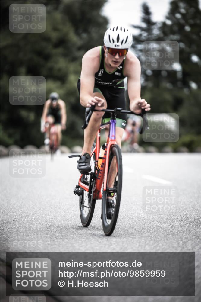 21.06.2026 - 29. Vierlanden-Triathlon H.Heesch http://msf.ph/oto/9859959 21.06.2026 12:06:28 Radfahren 754, 833, 909, 920, 959, 970, 971 meine-sportfotos.de