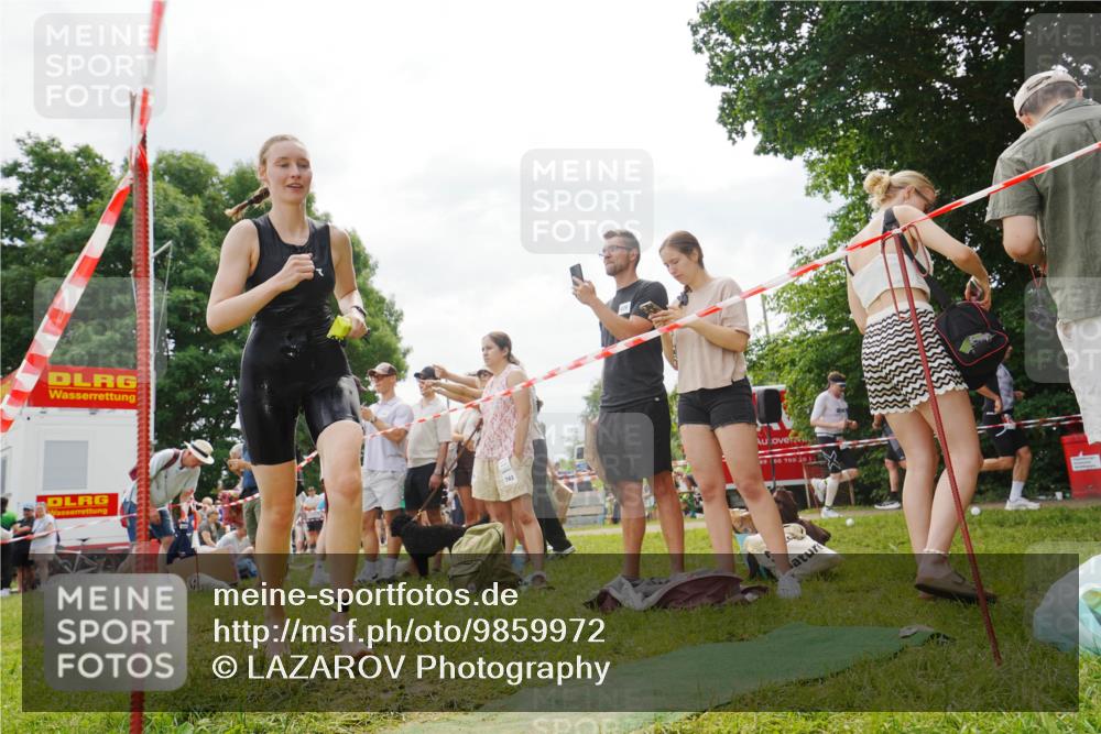 21.06.2026 - 29. Vierlanden-Triathlon LAZAROV Photography http://msf.ph/oto/9859972 21.06.2026 11:22:50 Schwimmen 878, 885 meine-sportfotos.de
