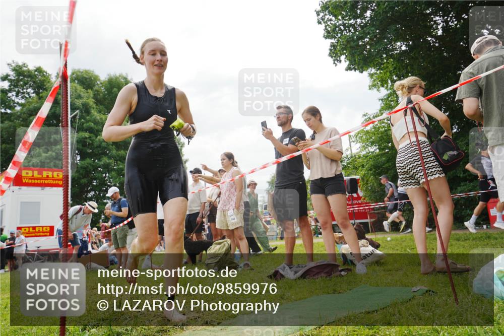 21.06.2026 - 29. Vierlanden-Triathlon LAZAROV Photography http://msf.ph/oto/9859976 21.06.2026 11:22:51 Schwimmen 878, 885 meine-sportfotos.de