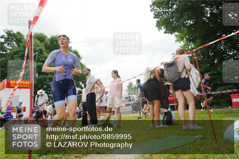21.06.2026 - 29. Vierlanden-Triathlon LAZAROV Photography http://msf.ph/oto/9859995 21.06.2026 11:23:45 Schwimmen 842 meine-sportfotos.de