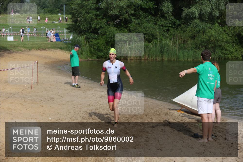21.06.2026 - 29. Vierlanden-Triathlon Andreas Tolksdorf http://msf.ph/oto/9860002 21.06.2026 09:08:37 Schwimmen 221, 226, 257 meine-sportfotos.de