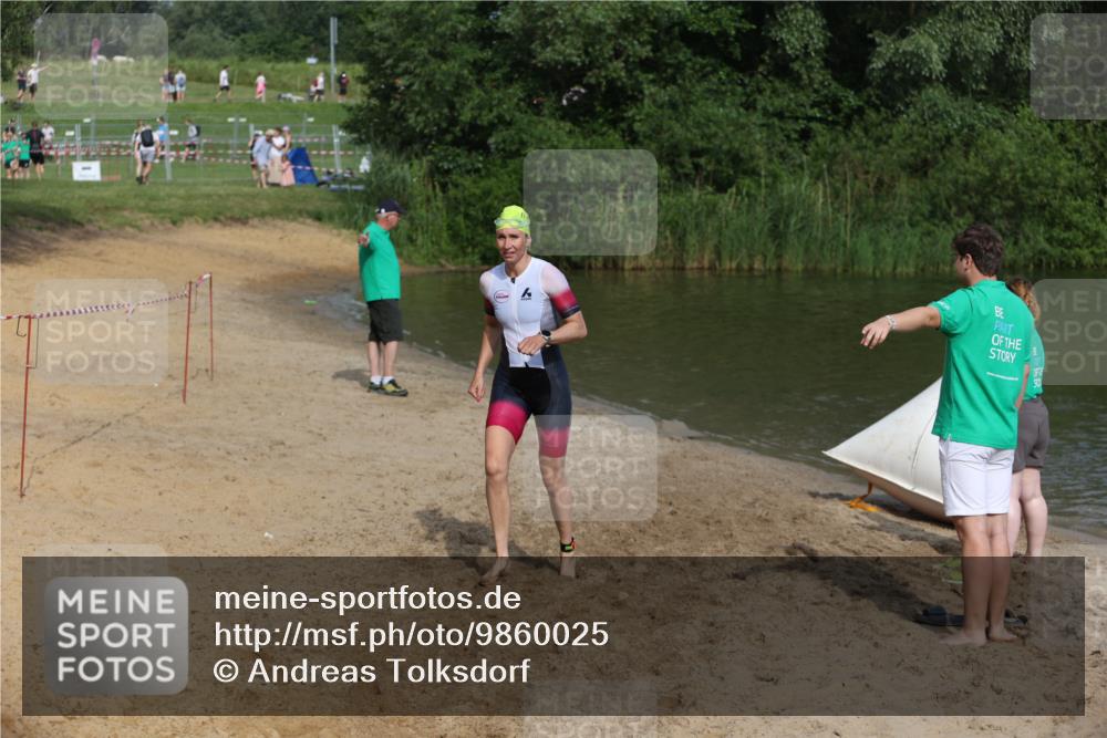 21.06.2026 - 29. Vierlanden-Triathlon Andreas Tolksdorf http://msf.ph/oto/9860025 21.06.2026 09:08:37 Schwimmen 221, 226, 257 meine-sportfotos.de