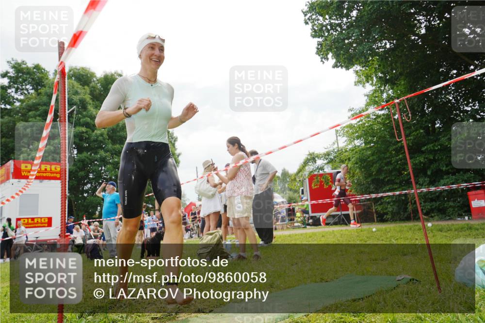 21.06.2026 - 29. Vierlanden-Triathlon LAZAROV Photography http://msf.ph/oto/9860058 21.06.2026 11:25:25 Schwimmen 881 meine-sportfotos.de