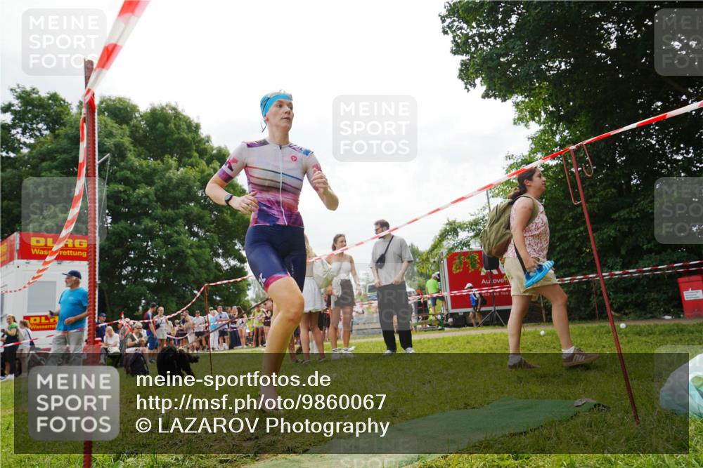 21.06.2026 - 29. Vierlanden-Triathlon LAZAROV Photography http://msf.ph/oto/9860067 21.06.2026 11:25:45 Schwimmen 849 meine-sportfotos.de