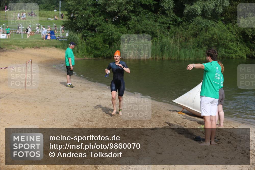 21.06.2026 - 29. Vierlanden-Triathlon Andreas Tolksdorf http://msf.ph/oto/9860070 21.06.2026 09:08:47 Schwimmen 221 meine-sportfotos.de