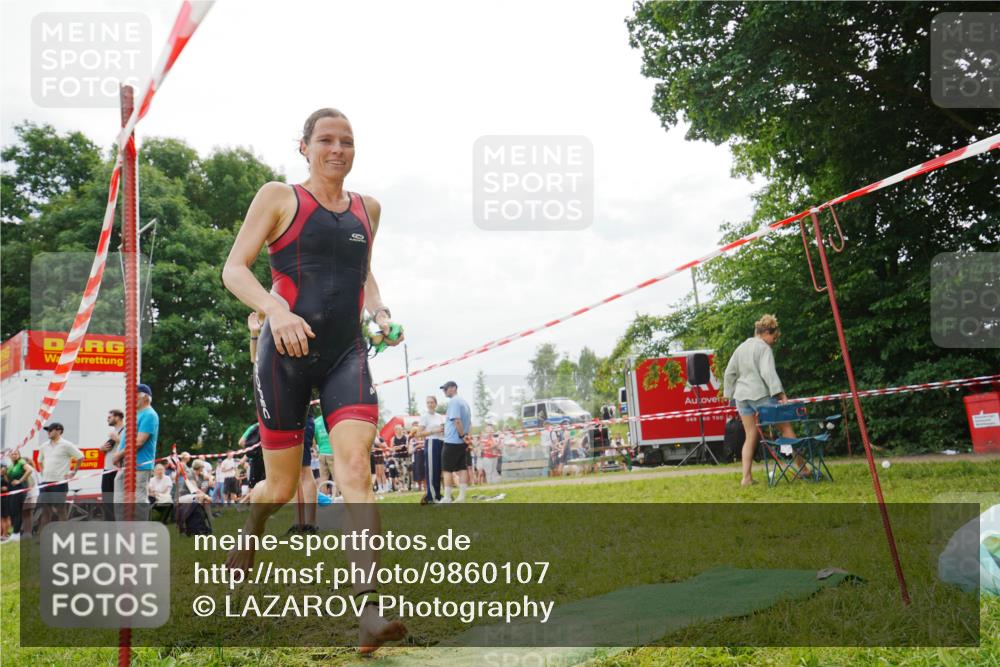 21.06.2026 - 29. Vierlanden-Triathlon LAZAROV Photography http://msf.ph/oto/9860107 21.06.2026 11:27:24 Schwimmen 847 meine-sportfotos.de