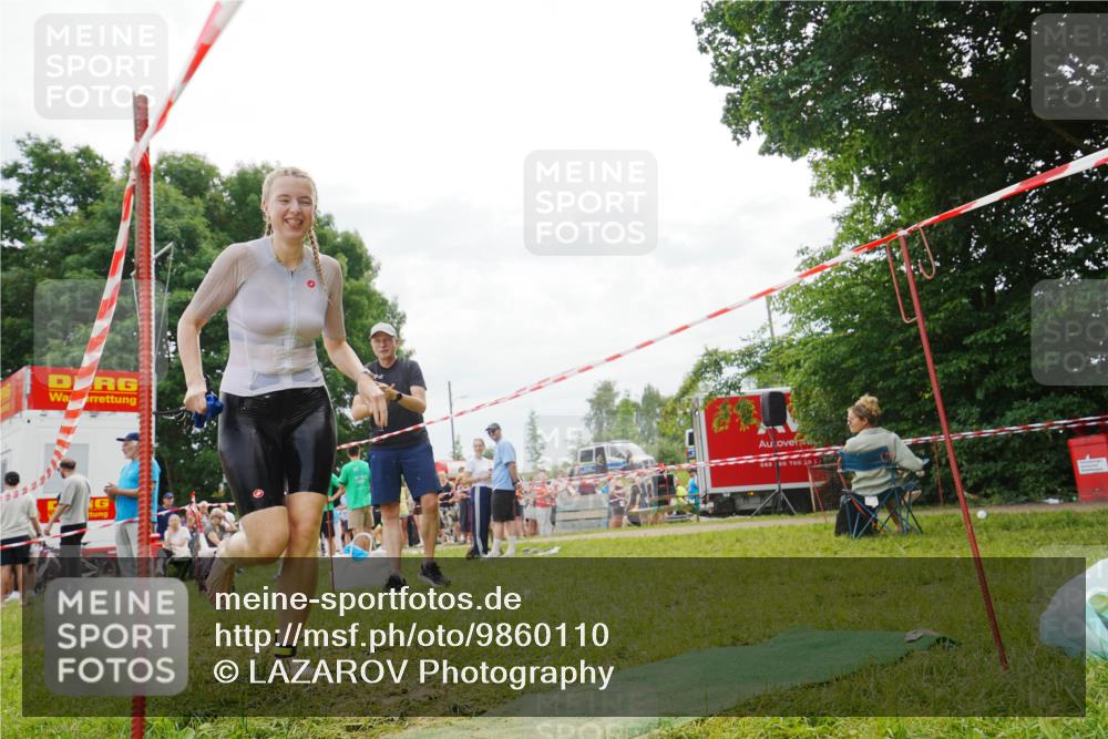 21.06.2026 - 29. Vierlanden-Triathlon LAZAROV Photography http://msf.ph/oto/9860110 21.06.2026 11:27:34 Schwimmen 834, 871 meine-sportfotos.de