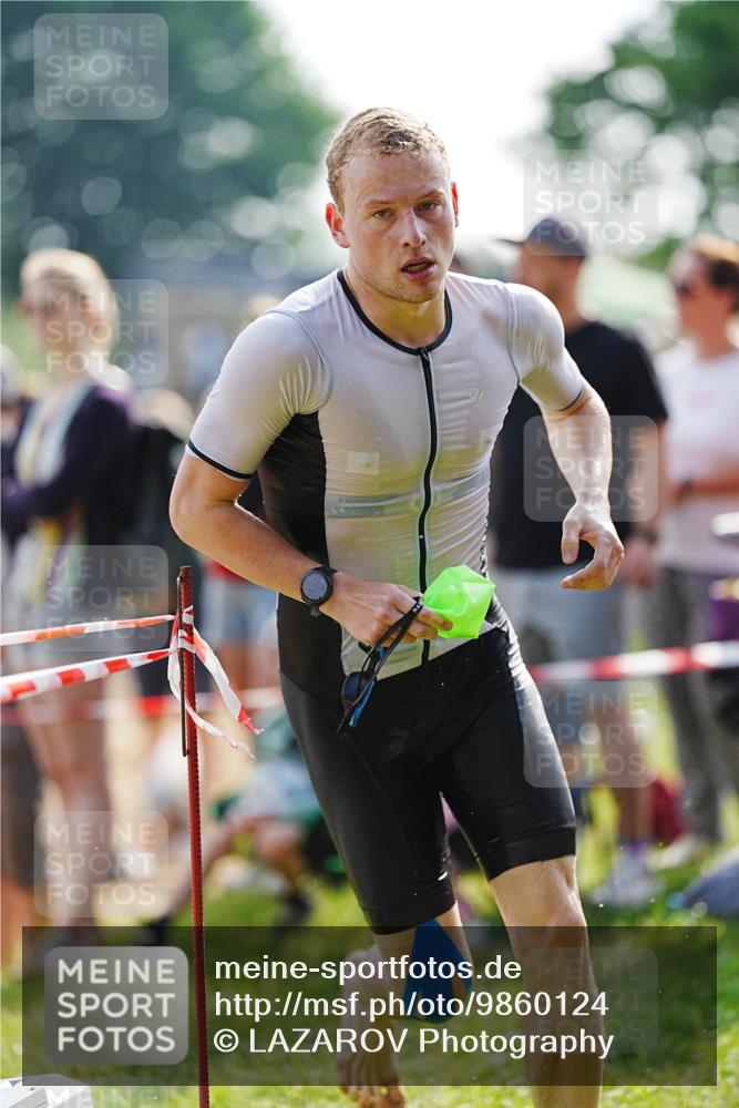 21.06.2026 - 29. Vierlanden-Triathlon LAZAROV Photography http://msf.ph/oto/9860124 21.06.2026 08:38:33 Schwimmen 12, 45, 57 meine-sportfotos.de