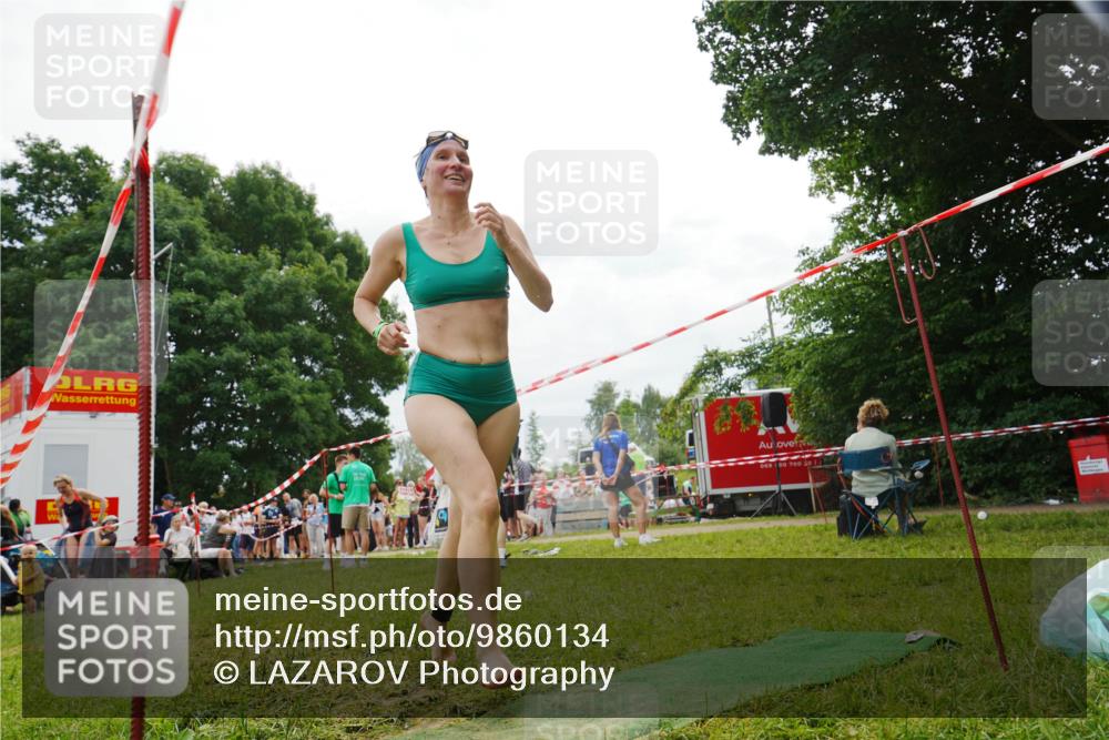 21.06.2026 - 29. Vierlanden-Triathlon LAZAROV Photography http://msf.ph/oto/9860134 21.06.2026 11:29:41 Schwimmen 851, 895 meine-sportfotos.de