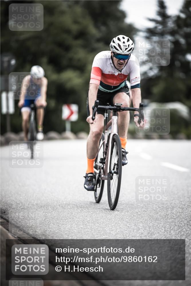 21.06.2026 - 29. Vierlanden-Triathlon H.Heesch http://msf.ph/oto/9860162 21.06.2026 12:06:43 Radfahren 281, 771, 786, 834, 856, 861, 911, 914, 947, 951, 974 meine-sportfotos.de