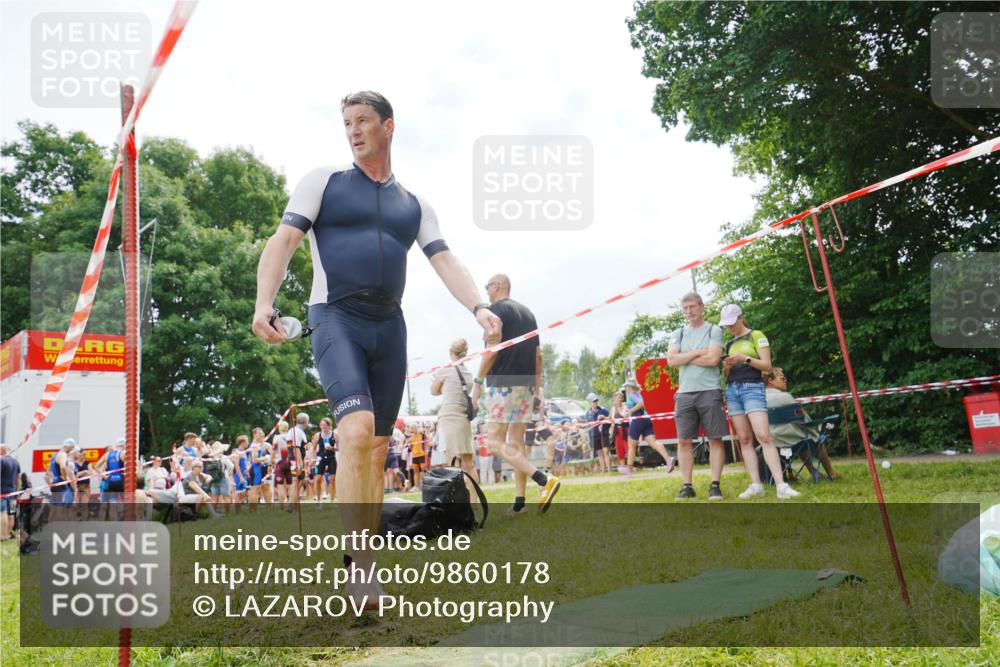 21.06.2026 - 29. Vierlanden-Triathlon LAZAROV Photography http://msf.ph/oto/9860178 21.06.2026 11:40:19 Schwimmen 796 meine-sportfotos.de