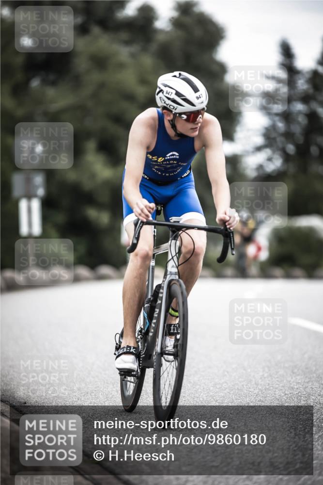 21.06.2026 - 29. Vierlanden-Triathlon H.Heesch http://msf.ph/oto/9860180 21.06.2026 12:06:44 Radfahren 281, 771, 786, 834, 856, 861, 911, 914, 947, 951, 974 meine-sportfotos.de