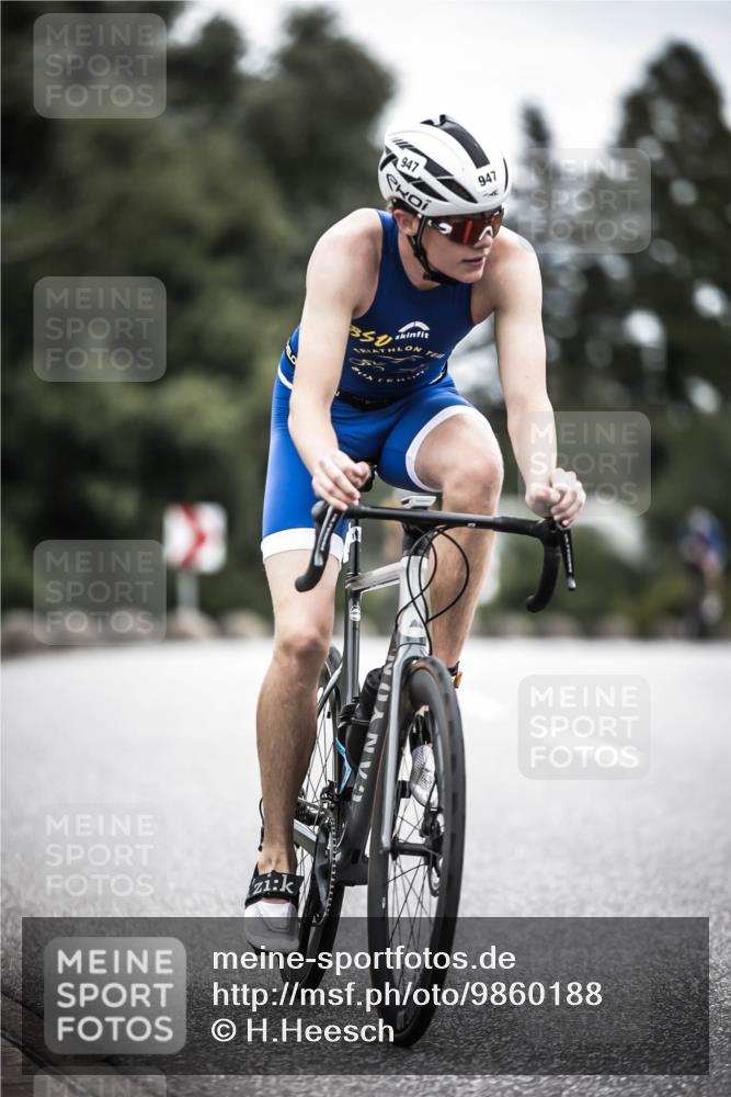 21.06.2026 - 29. Vierlanden-Triathlon H.Heesch http://msf.ph/oto/9860188 21.06.2026 12:06:45 Radfahren 281, 771, 786, 834, 856, 861, 889, 911, 914, 947, 951, 974 meine-sportfotos.de