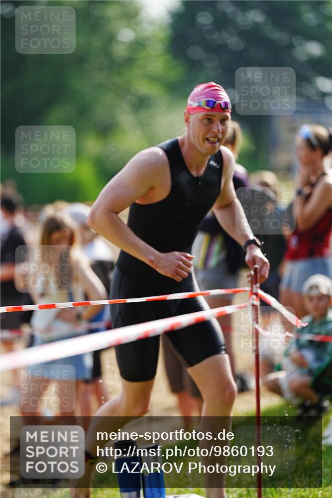 21.06.2026 - 29. Vierlanden-Triathlon LAZAROV Photography http://msf.ph/oto/9860193 21.06.2026 08:39:03 Schwimmen 60, 61, 82 meine-sportfotos.de