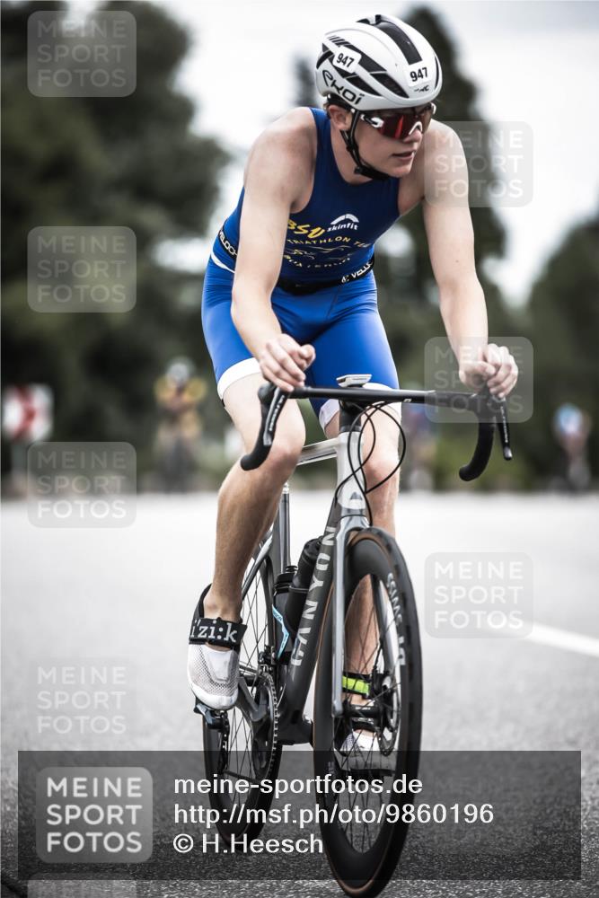 21.06.2026 - 29. Vierlanden-Triathlon H.Heesch http://msf.ph/oto/9860196 21.06.2026 12:06:45 Radfahren 281, 771, 786, 834, 856, 861, 889, 911, 914, 947, 951, 974 meine-sportfotos.de