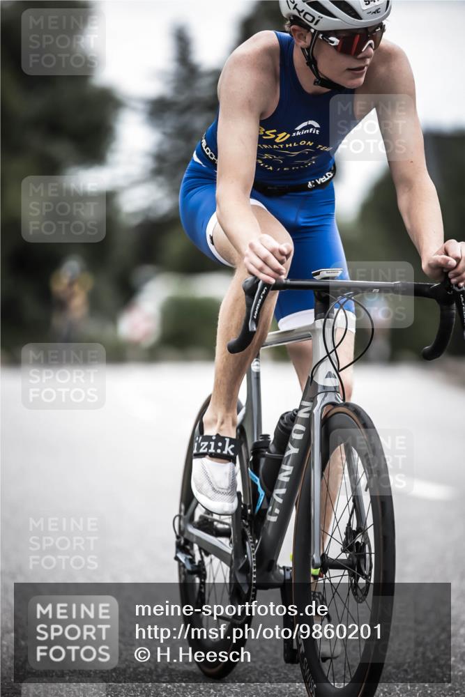 21.06.2026 - 29. Vierlanden-Triathlon H.Heesch http://msf.ph/oto/9860201 21.06.2026 12:06:45 Radfahren 281, 771, 786, 834, 856, 861, 889, 911, 914, 947, 951, 974 meine-sportfotos.de
