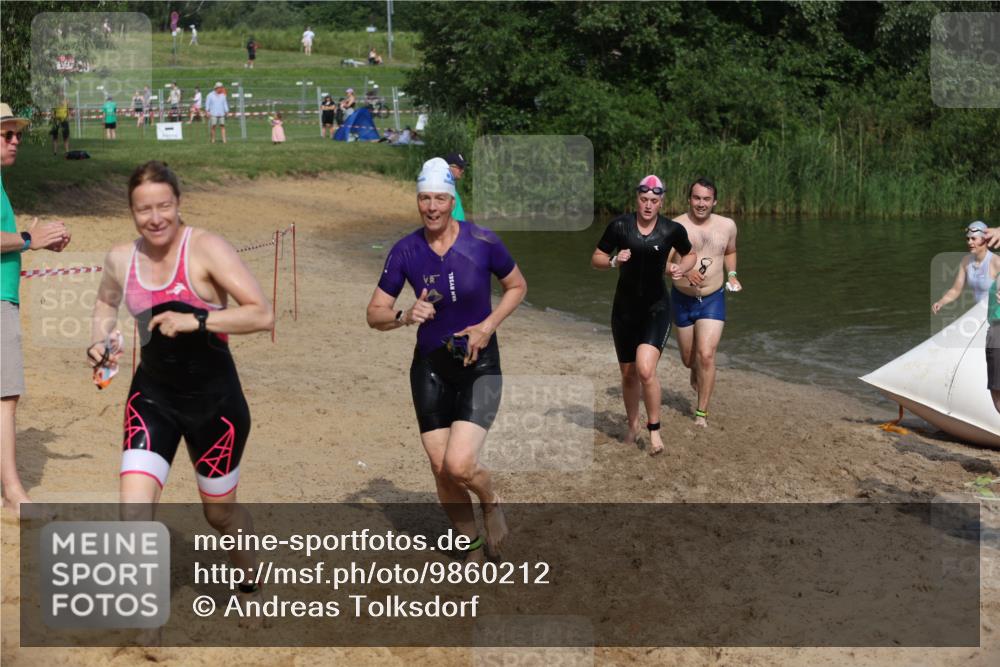 21.06.2026 - 29. Vierlanden-Triathlon Andreas Tolksdorf http://msf.ph/oto/9860212 21.06.2026 09:10:36 Schwimmen 267, 271, 284, 293, 298, 301 meine-sportfotos.de