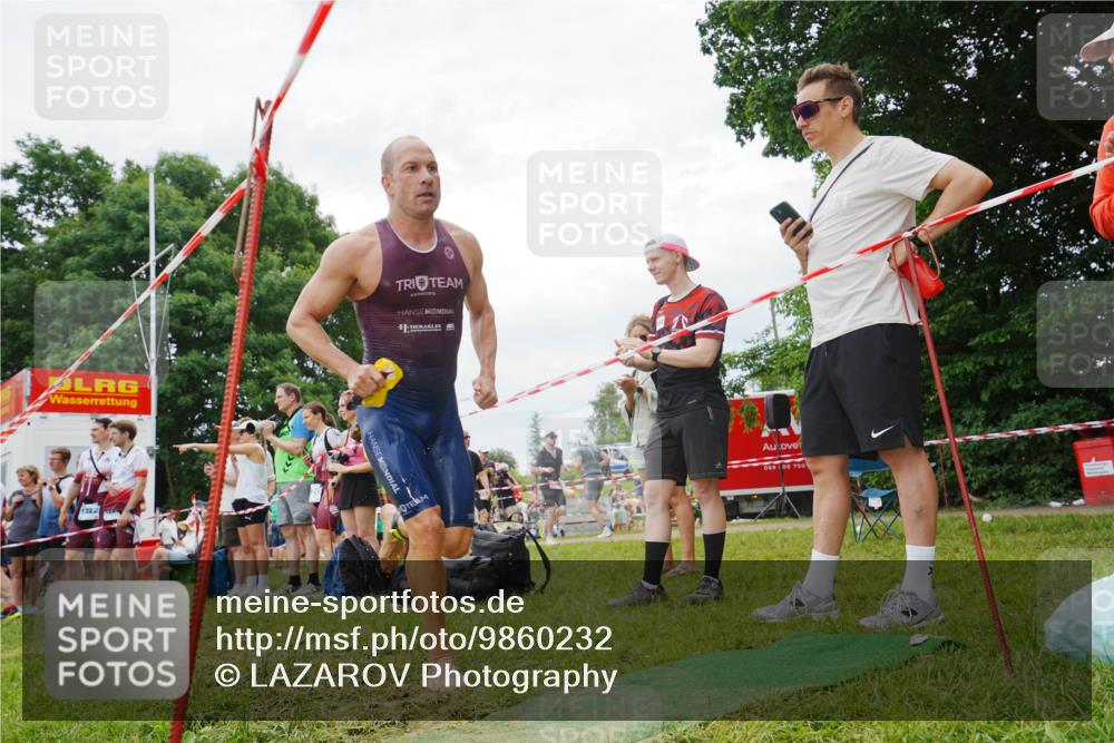 21.06.2026 - 29. Vierlanden-Triathlon LAZAROV Photography http://msf.ph/oto/9860232 21.06.2026 12:00:49 Schwimmen 918, 944, 955 meine-sportfotos.de