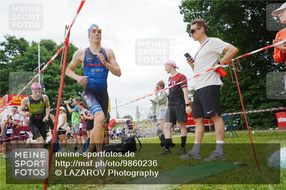21.06.2026 - 29. Vierlanden-Triathlon LAZAROV Photography http://msf.ph/oto/9860236 21.06.2026 12:01:23 Schwimmen 919, 927, 957, 963, 971, 972 meine-sportfotos.de