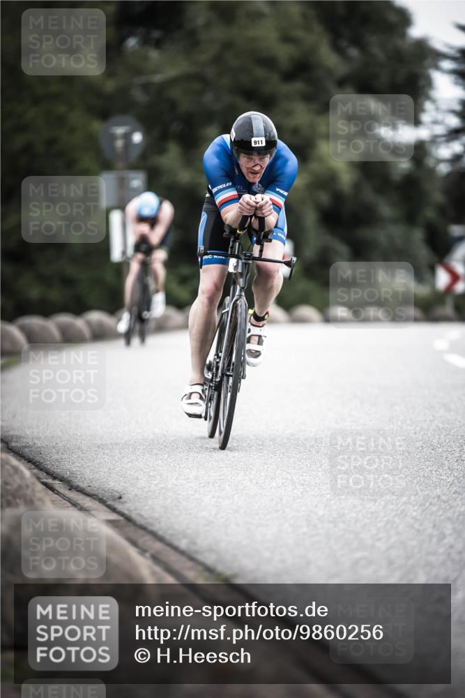 21.06.2026 - 29. Vierlanden-Triathlon H.Heesch http://msf.ph/oto/9860256 21.06.2026 12:06:49 Radfahren 281, 739, 771, 834, 847, 856, 861, 889, 911, 914, 974 meine-sportfotos.de