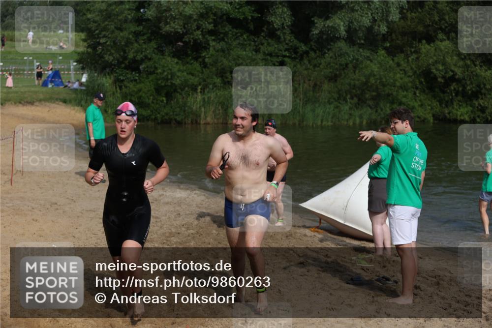 21.06.2026 - 29. Vierlanden-Triathlon Andreas Tolksdorf http://msf.ph/oto/9860263 21.06.2026 09:10:37 Schwimmen 267, 271, 284, 293, 298, 301 meine-sportfotos.de