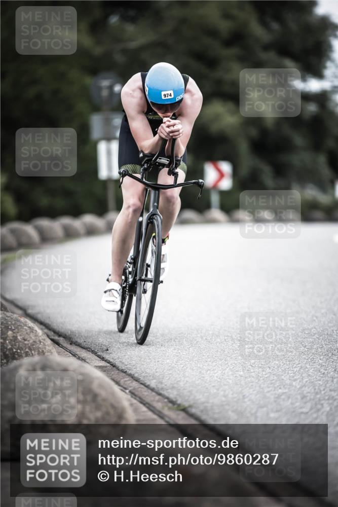 21.06.2026 - 29. Vierlanden-Triathlon H.Heesch http://msf.ph/oto/9860287 21.06.2026 12:06:51 Radfahren 281, 638, 739, 769, 771, 847, 856, 861, 889, 910, 911, 914, 946, 974 meine-sportfotos.de
