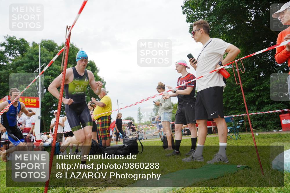 21.06.2026 - 29. Vierlanden-Triathlon LAZAROV Photography http://msf.ph/oto/9860288 21.06.2026 12:01:44 Schwimmen 909, 952, 953, 959, 974 meine-sportfotos.de