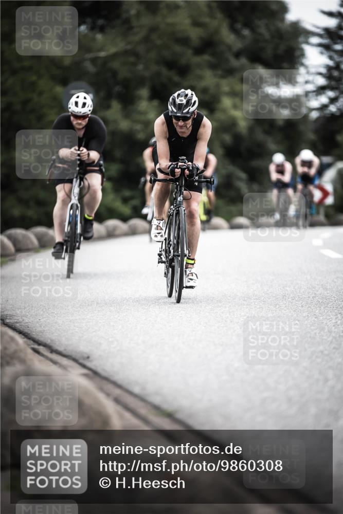 21.06.2026 - 29. Vierlanden-Triathlon H.Heesch http://msf.ph/oto/9860308 21.06.2026 12:06:56 Radfahren 638, 739, 769, 847, 889, 910, 946, 952, 953 meine-sportfotos.de