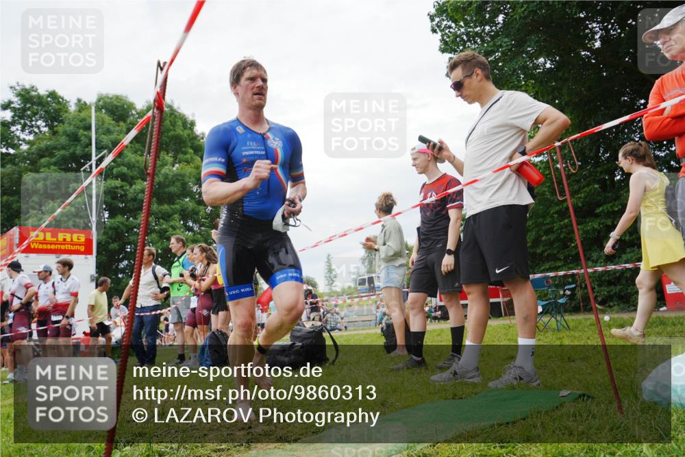 21.06.2026 - 29. Vierlanden-Triathlon LAZAROV Photography http://msf.ph/oto/9860313 21.06.2026 12:01:53 Schwimmen 909, 911, 920, 959, 974 meine-sportfotos.de