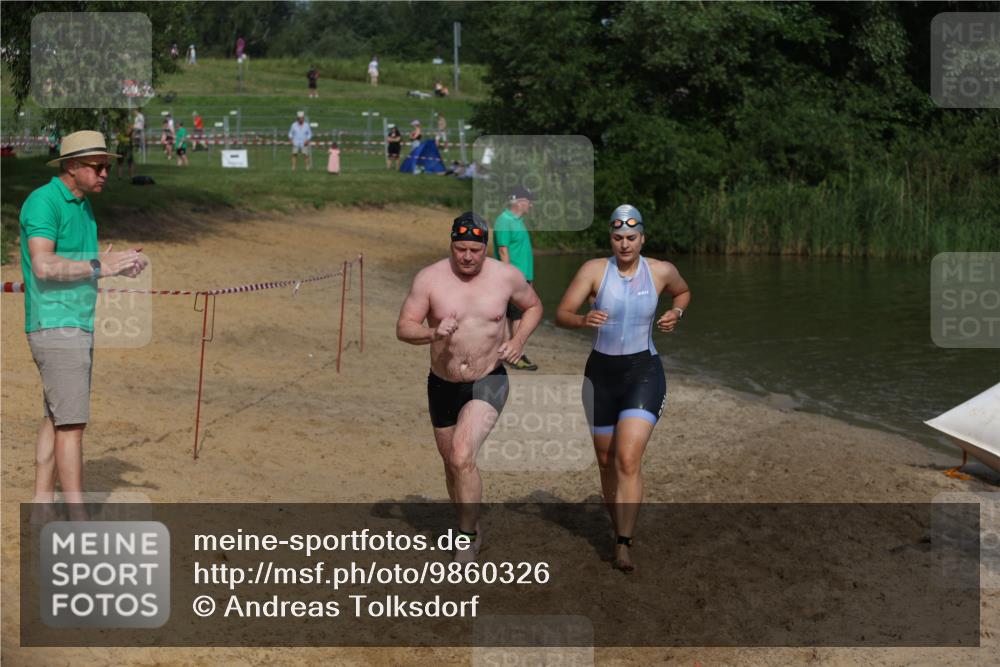 21.06.2026 - 29. Vierlanden-Triathlon Andreas Tolksdorf http://msf.ph/oto/9860326 21.06.2026 09:10:40 Schwimmen 267, 271, 274, 284, 293, 298, 301 meine-sportfotos.de