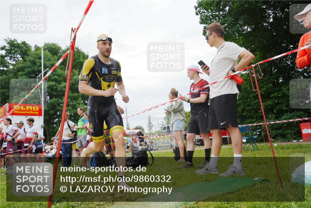 21.06.2026 - 29. Vierlanden-Triathlon LAZAROV Photography http://msf.ph/oto/9860332 21.06.2026 12:02:01 Schwimmen 911, 914, 920, 934, 946, 951 meine-sportfotos.de
